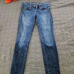 Size 2 short American Eagle skinny jeans